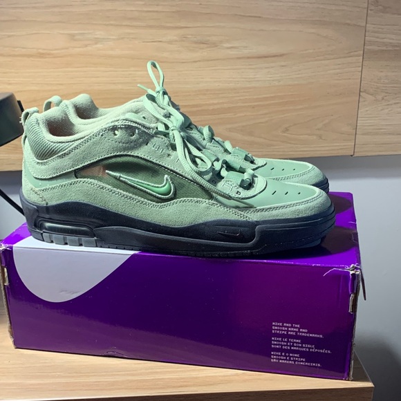 Nike Air Max Ishod Wair SB 9.5 Olive Green Men's Sneakers